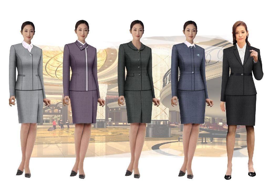 关于酒店前台接待的工作总结。急!