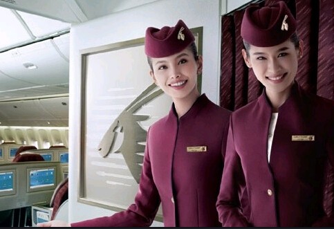 卡塔尔航空美女空姐制服图片_中国制服设计网