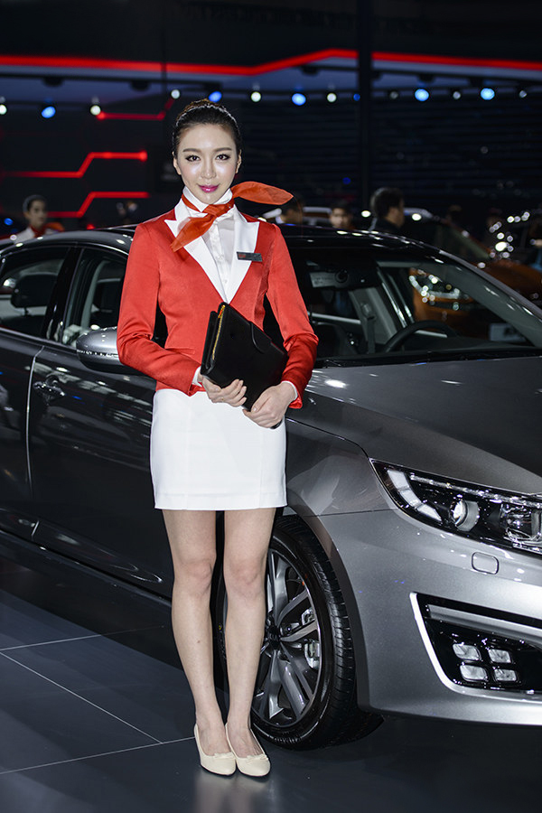 美女靓丽的美女视频身着职业装制服车模时尚组图韩国v美女图片