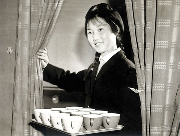 上世纪70年代穿着军装的空姐