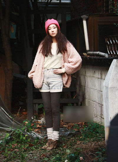 百变毛衣打造OL甜美通勤装扮