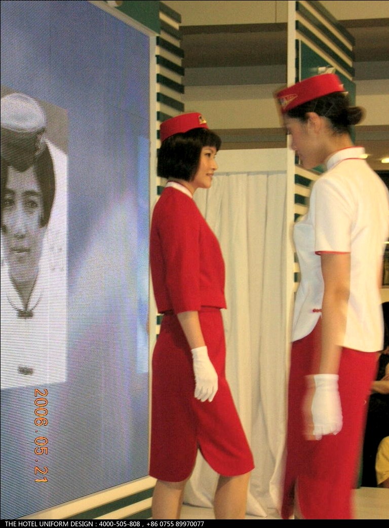 国泰航空新空姐制服图片