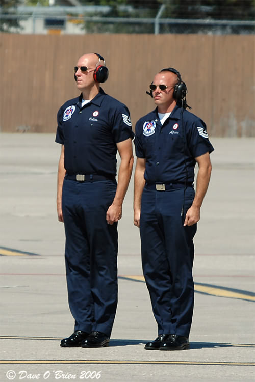 国外机场地勤人员制服