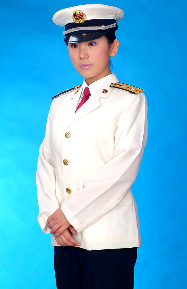 白色军警<em>制服女兵</em>图片