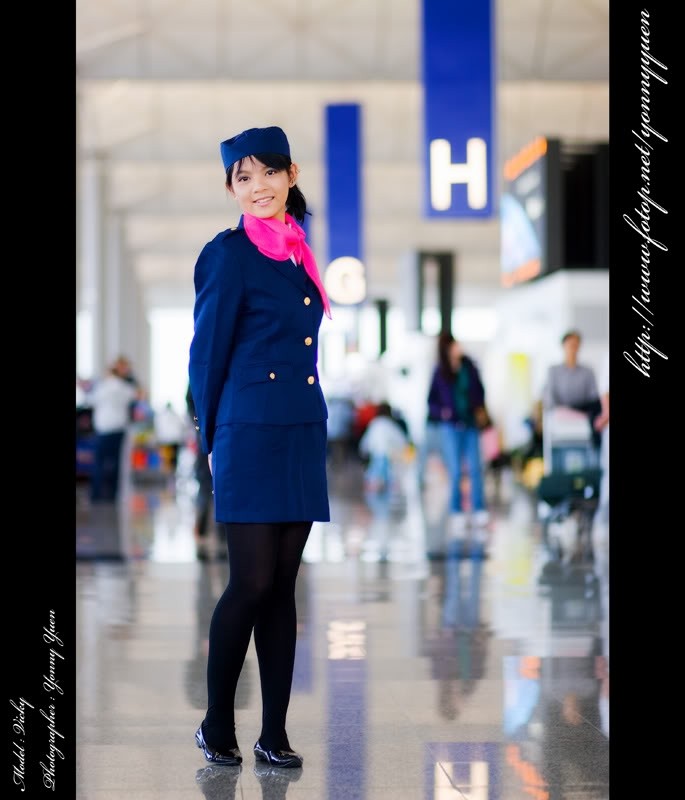 抓拍南航空姐机场制服秀图片
