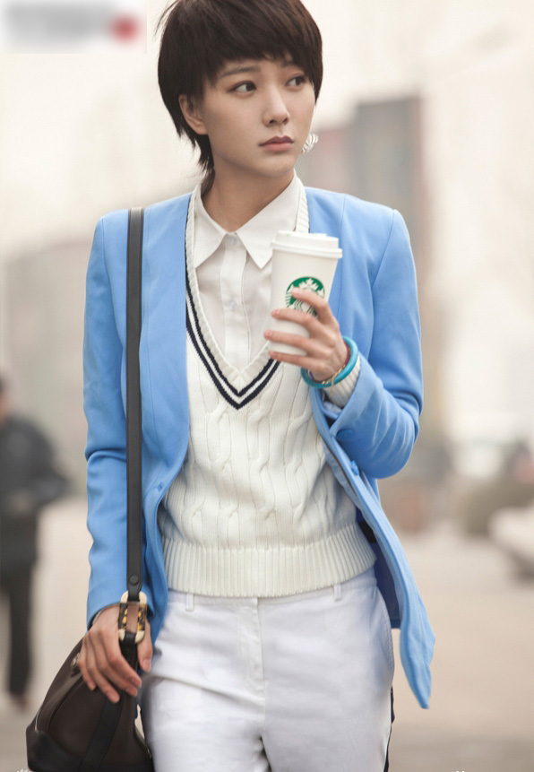 明星爱街拍,迷上职业装