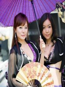 车模的cosplay诱惑