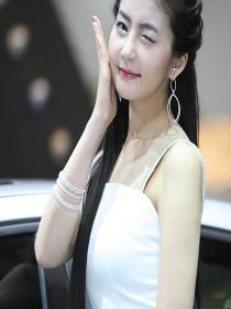韩国车展美女无暇凝脂美肌