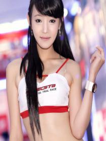 韩国可爱白皙车模绰号小周迅