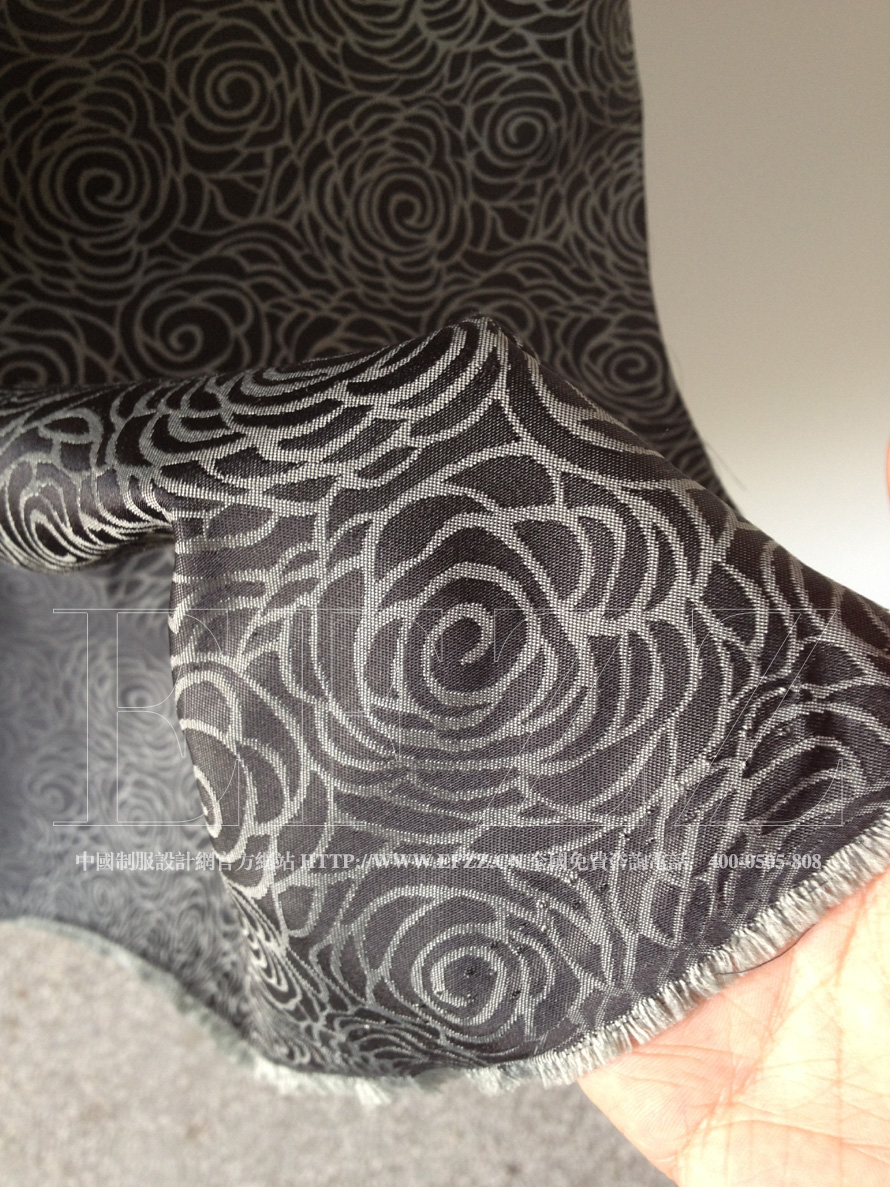 黑灰色玫瑰花提花布面料