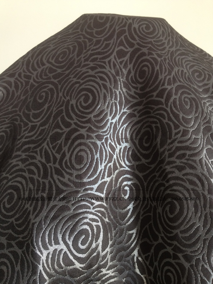 黑灰色玫瑰花提花布面料