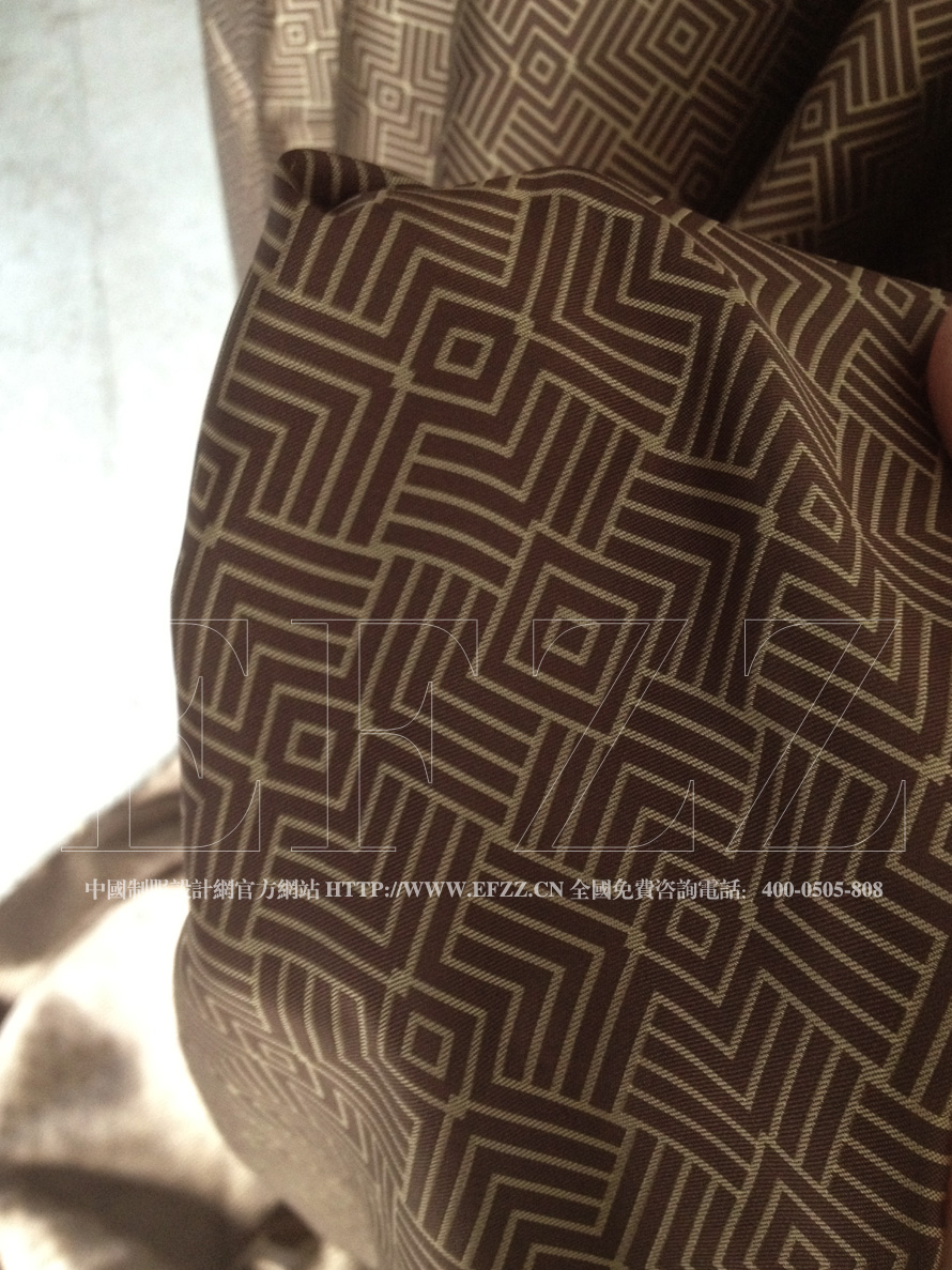 咖啡色回宫方格高密度提花布面料
