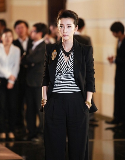 我愿意李冰冰秀优雅职业装