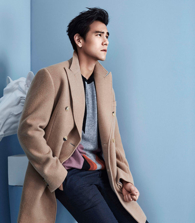 彭于晏灰色格纹大衣展现优雅与冷静