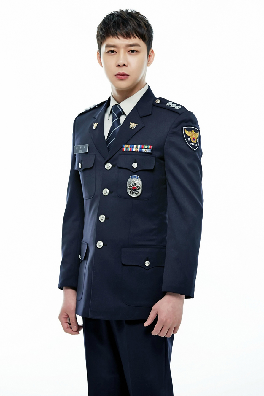 韩国演员朴有天军队警察制服图片 原创制服设计 职业装设计 韩国演员朴有天军队警察制服图片 原创制服设计 职业装设计