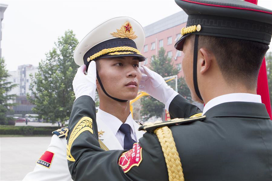 中国人民解放军陆海空三军仪仗队新式制服组图