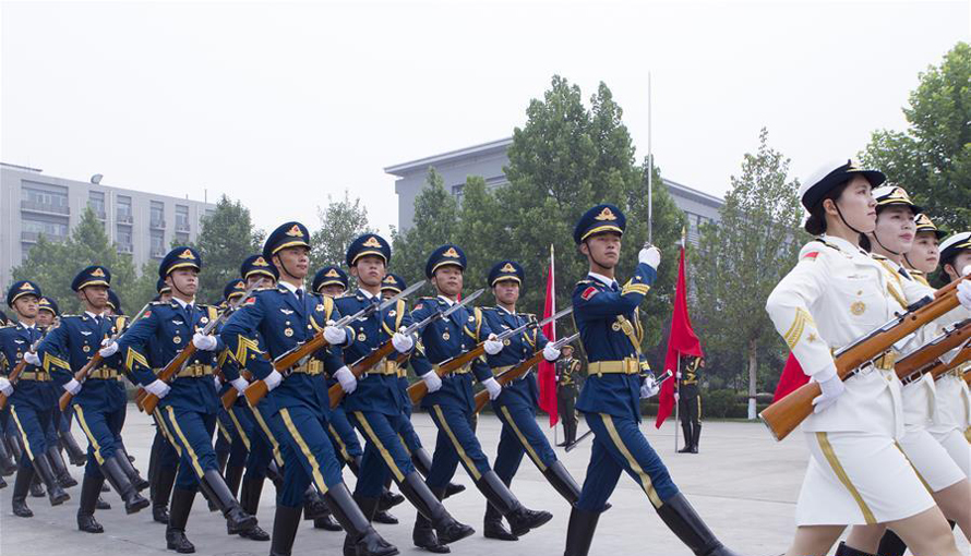 中国人民解放军陆海空三军仪仗队新式制服组图