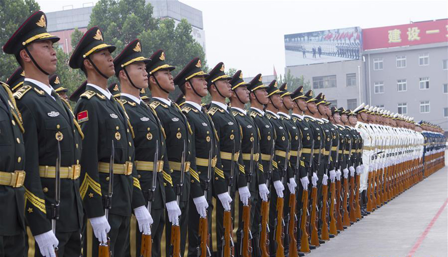 中国人民解放军陆海空三军仪仗队新式制服组图